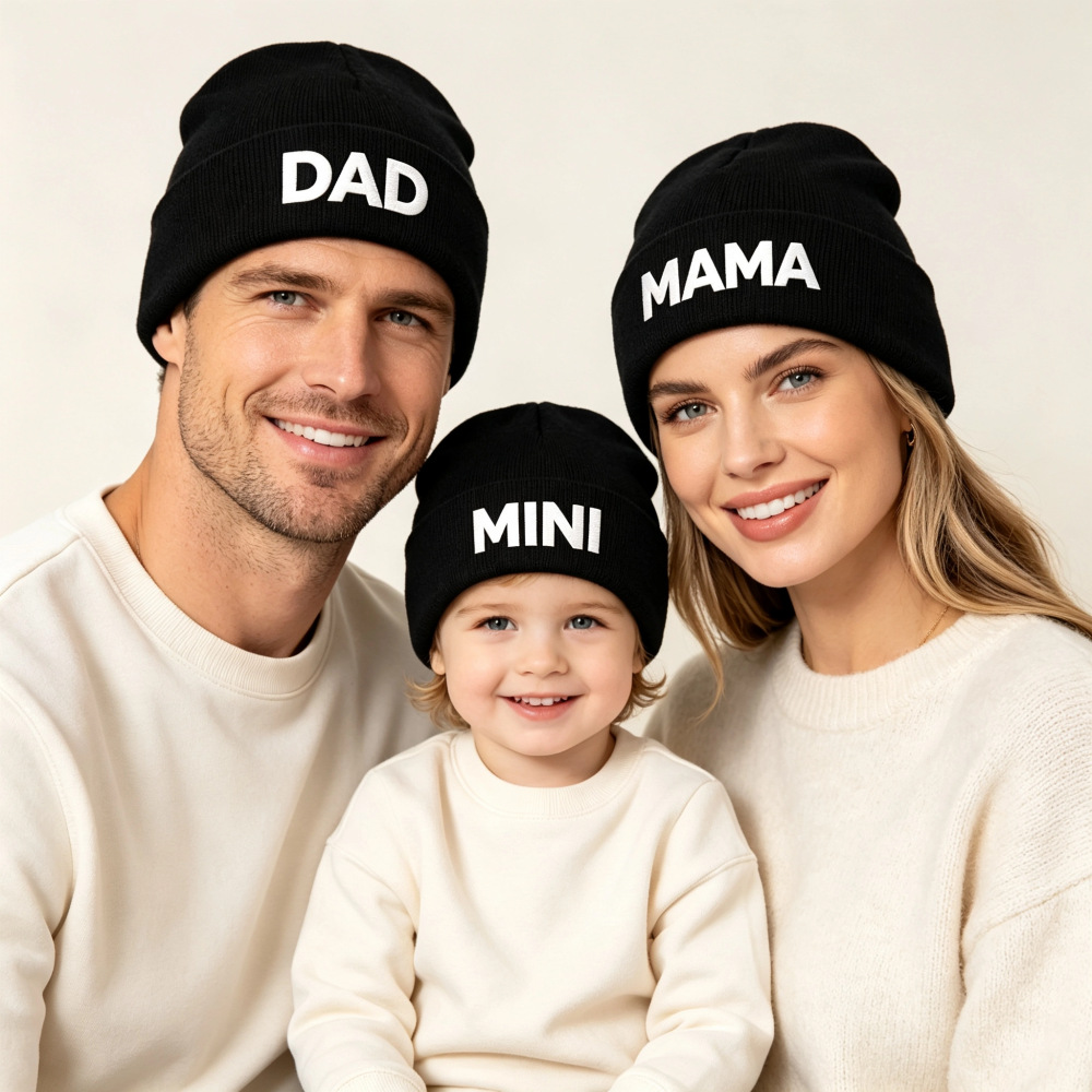 Letter Embroidery Knit Beanie  - đánh giá và giá Beanie Cuffed Knit
